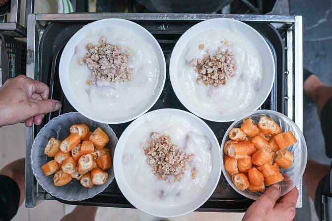 Old Quarter Food Tour in Hanoi - The included dinner and drinks: why $49 can actually feel fair