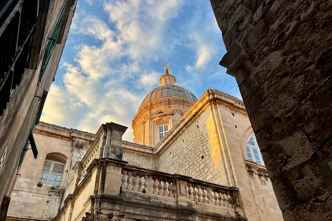 Old Town Dubrovnik Food Tour of 10+ Authentic Croatian Tastings - Wine Bar Break: Cheese, Prosciutto, and Dalmatian Wine at Ul. Josipa Jurja Strossmayera 2
