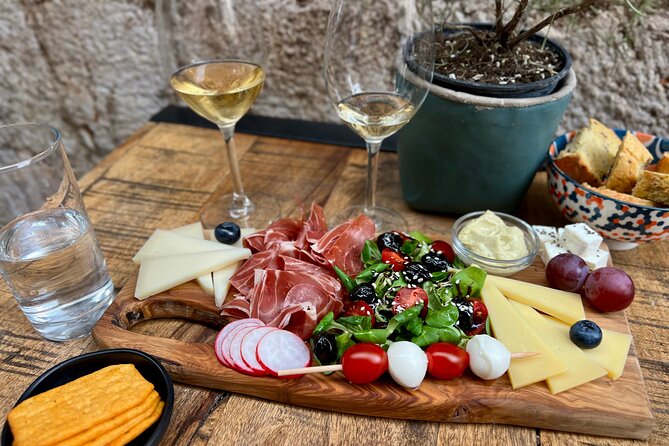 Old Town Dubrovnik Food Tour of 10+ Authentic Croatian Tastings - The Taverna Stop You Came For: Black Risotto and Šporki Makaruli at Boškovićeva ul. 15