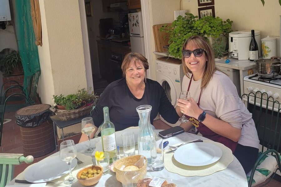 Palermo: 2-Hour Sicilian Cheese and Wine Tasting Tour - Meeting at Vittorio Emanuele: How to Find the Start Without Stress