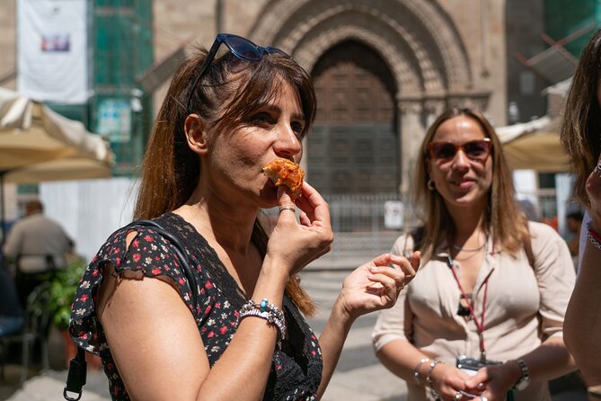Palermo Sicilian Street Food Tour: Small Group by Do Eat Better - Stop 2 on Via Isnello 10: sfincione and arancina (hot and fresh)