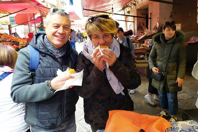 Palermo Street Food tour: art, history and ancient markets - Dainotti’s da Arianna fryer stop: the Palermo heat-up