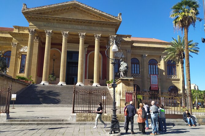 Palermo Street Food tour: art, history and ancient markets - Via Vittorio Emanuele (the Cassaro): palaces, churches, and one long spine