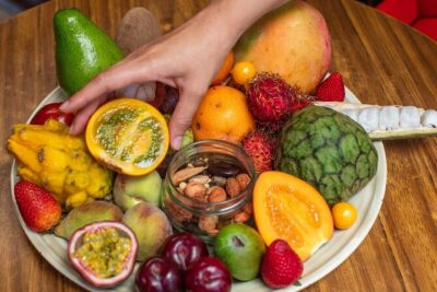 PALOQUEMAO MARKET FOOD TOUR. EXOTIC FRUIT. LOCAL SNACKS. /Min 2 pax - Exotic fruit tastings: learning how to choose and cut