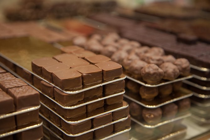 Paris French Sweets Tasting Tour with Pastries and Chocolates - Tour Stops in the Real World: What “Specialty Shops” Means for You