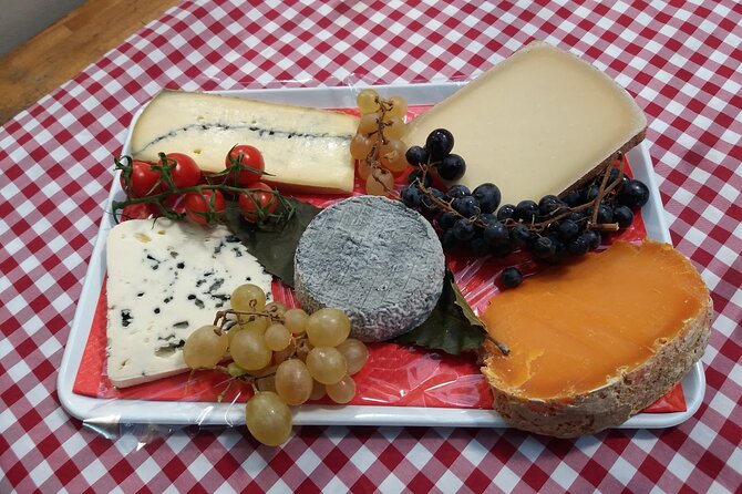 Paris Le Marais Food Tour With 10+ Tastings, Cheese, Wine & More - Why Le Marais works so well for a food tour
