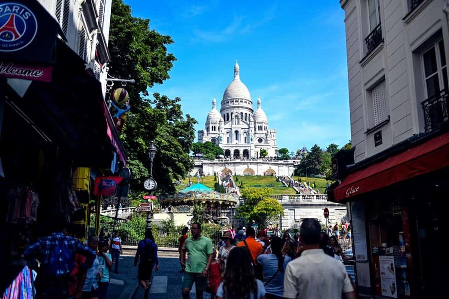 Paris: Montmartre Food Tour with 10 Local Tastings & Wines - Montmartre by Food: Why This 3-Hour Walk Fits Paris