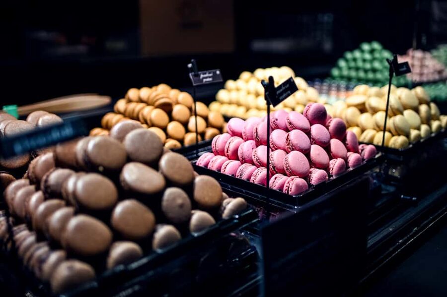 Paris: Montmartre Food Tour with 10 Local Tastings & Wines - Your First Sweet Stops: Chocolates, Macarons, and Getting Oriented