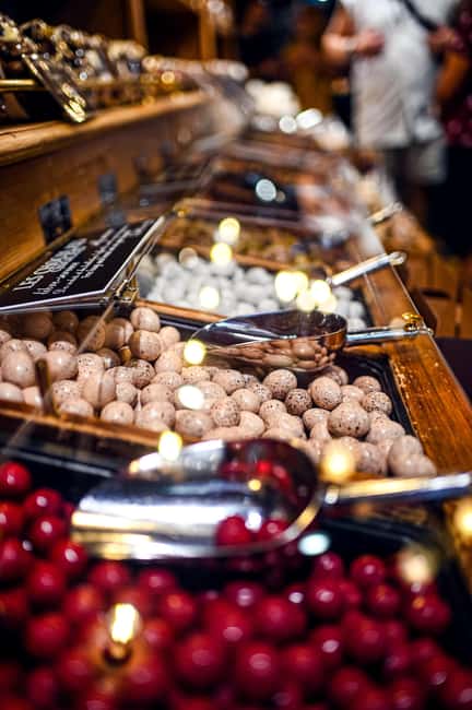Paris: Montmartre Food Tour with 10 Local Tastings & Wines - Fromagerie Cheese: Pairing Logic You’ll Actually Use