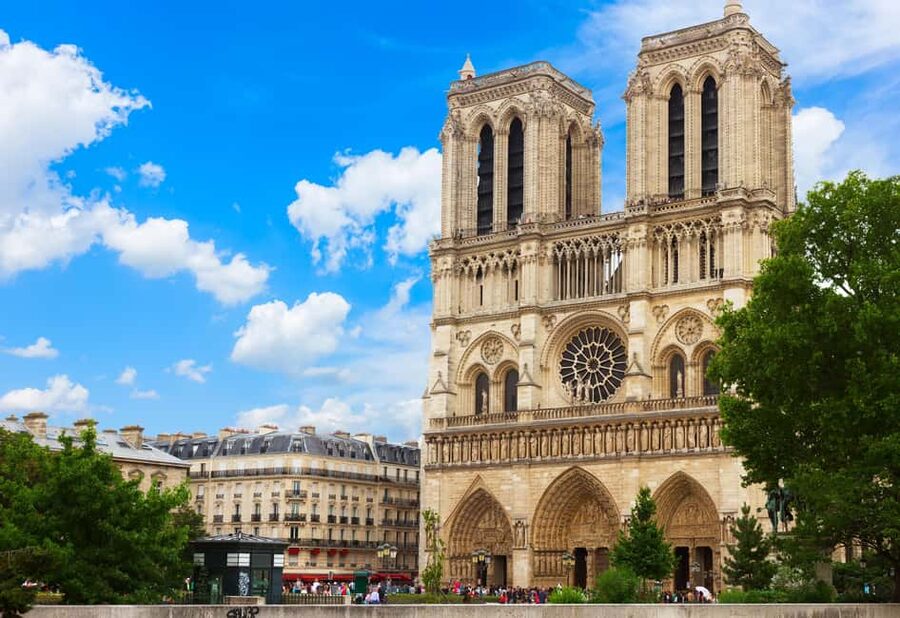 Paris: Notre Dame & Latin Quarter Food Tour with 8+ Tastings - Ile St-Louis: crossing the Seine for a taste of Lutecia