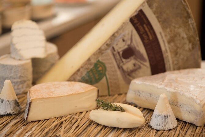 Paris St Germain Food Tour with Cheeses, Foie Gras, Wines & More - Wines on the Saint-Germain Option: Champagne-Like Sparkle and Pairing Logic