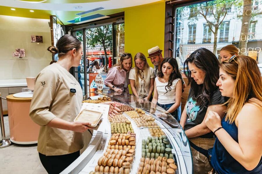 Paris: Walking Food Tour with Cheese, Wine and Delicacies - The cheese and wine part: how to taste with direction