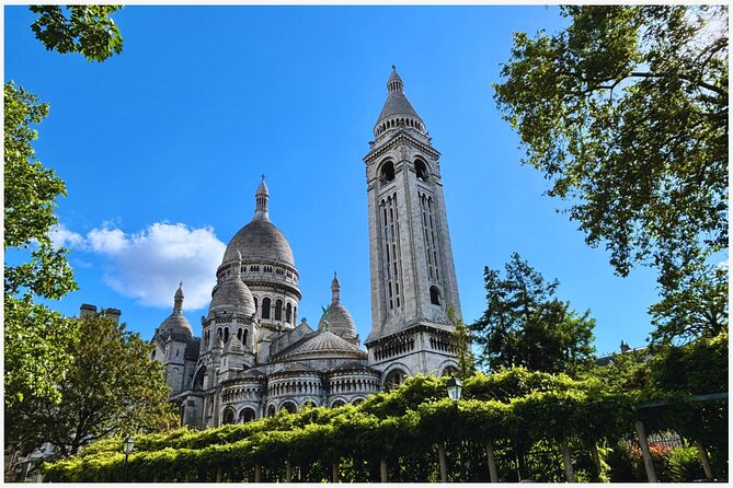 Parisian Bohemian Walking Food Tour with Gourmet Tastings - Stop 1: Le Grenier à Pain Caulaincourt for Coffee and Warm Pastry Start