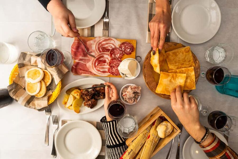 Parma: A Full Meal Walking Food Tour with a Local - Regional Food Stop: Tigelle, Warm Bread, and Street-Style Fillings