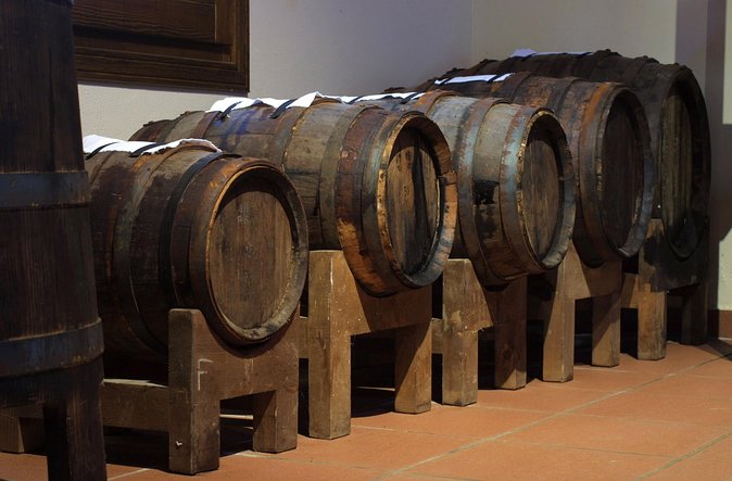 Parma Delights Tour: Parmigiano, Prosciutto & Balsamico - Langhirano or Felino prosciutto farm: meet the producer and taste with sparkling wine