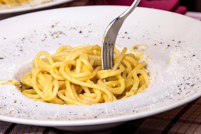 Pasta, Pizza & Gelato Food Tour in the Heart of Ancient Rome - The 2.5-Hour Flow: Meeting at Via Cavour and Staying on Track