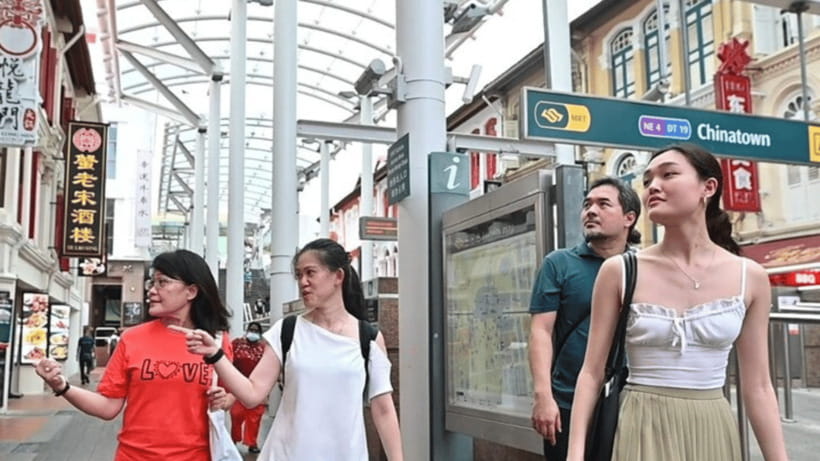 Personalised 3in1 Food Tour: 3 Cultural Trails of Singapore - Your guide is the real “ticket”