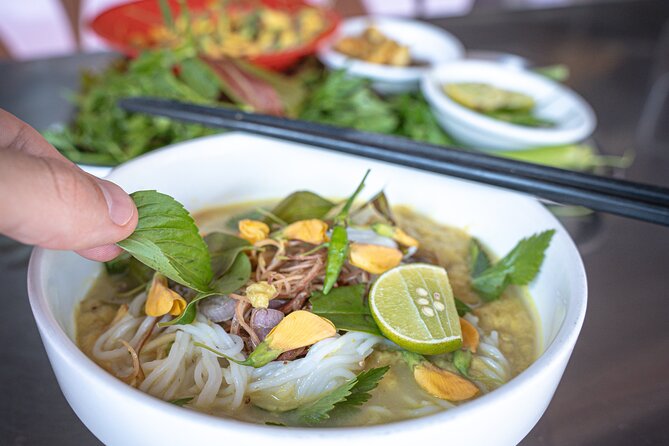 Phnom Penh’s Culinary Underground: Local Food Tour by Tuk-tuk - What you eat and drink: more than “snacks with beer”