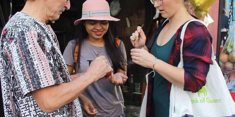 Phnom Penh's Ultimate Street Food Tour by Tuk Tuk - Stop 1 at the Royal Palace Area: Street-Style Start With Beer in Motion