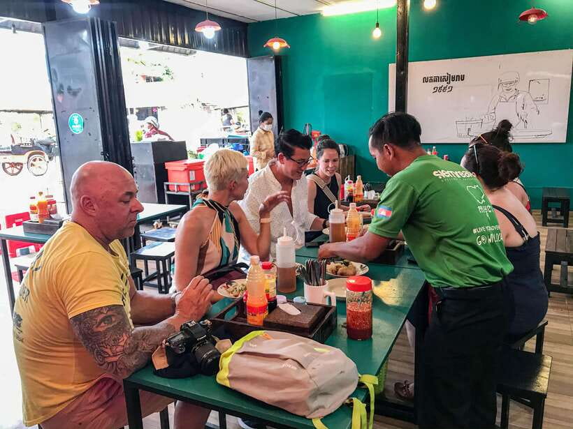 Phnom Penh: Street Art & Food Tour by Tuk-Tuk - Small downsides to keep in mind