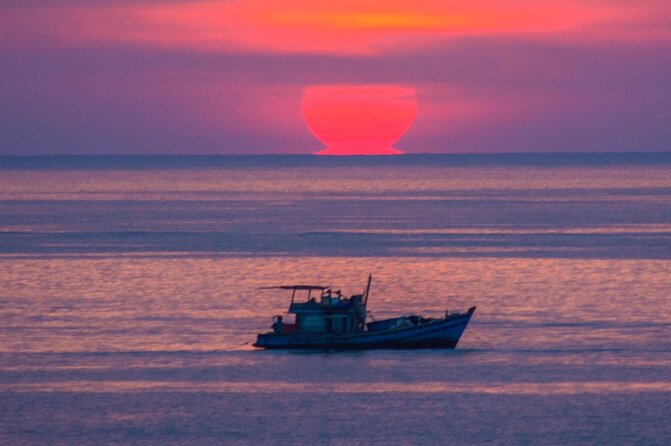 Phu Quoc City - Local Street Food Tour By Night - Entering Night Mode: Long Beach to Get Your Bearings Fast