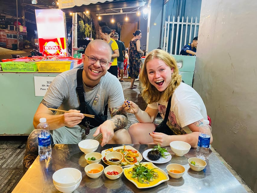 Phu Quoc: Street Food Tour - Seafood hotpot or noodles: where the guide helps you eat like locals