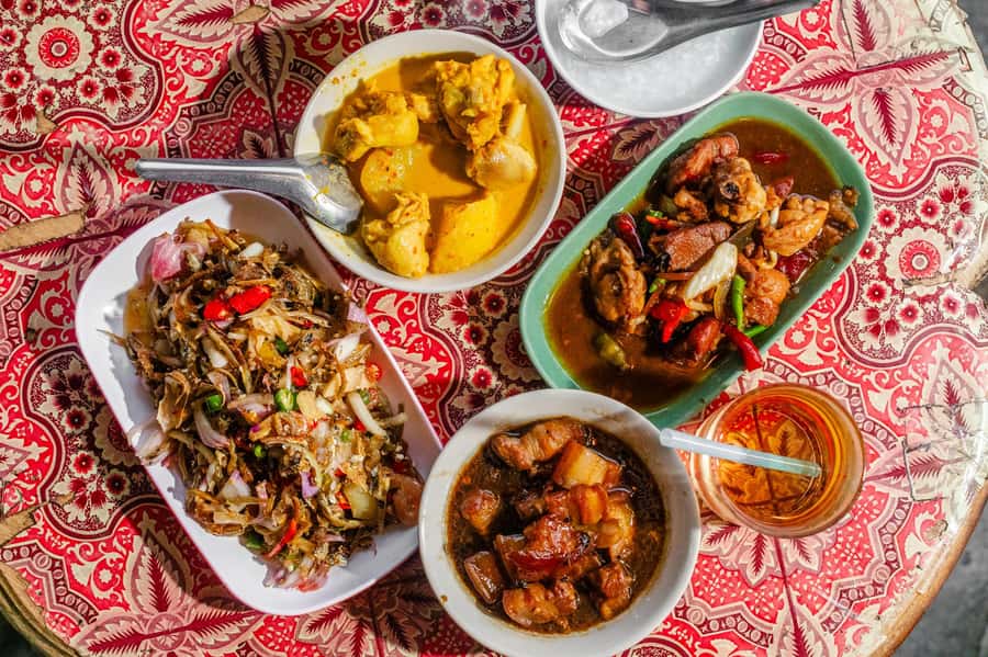 Phuket: Baba Tastes Food Tour with 15+ Tastings - San Chao Jui Tui meeting point and the easy start to the evening