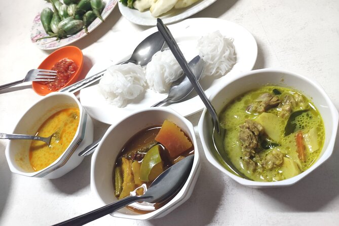 Phuket Food Tour and City Walk by Jane - A smarter way to taste: asking about spice and ingredients