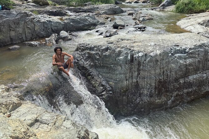Pinones Bar Hopping Beach Food Tour & Caguas River Hidden Gem - A 5-hour east-coast ride that pairs river pools with Piñones snacks