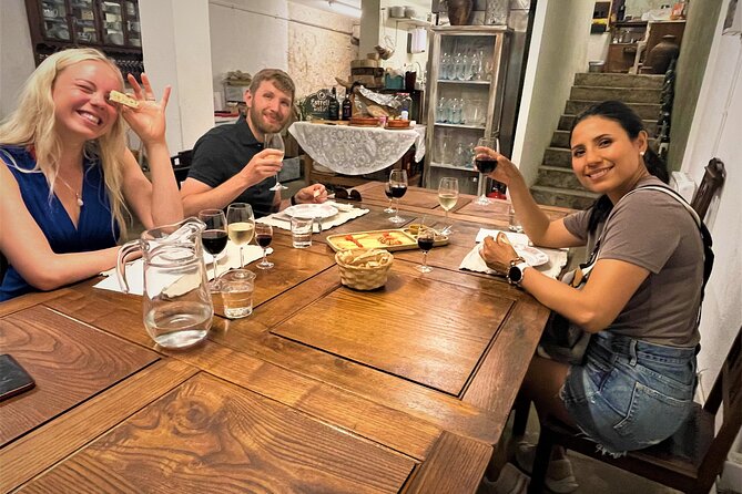 Porto Food and Wine Tasting Tour of Hidden Gems (Small Groups) - Stop 1 on Avenida dos Aliados: Bifana + Crisp Portuguese Beer