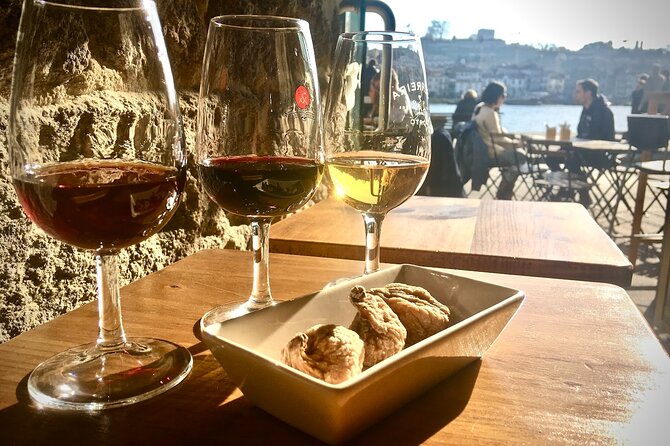 Porto Food Tour of 8 Tastings: Custard Tart, Bifana & Hidden Gems - Entering Porto on Foot: Time, Meeting Point, and Group Size