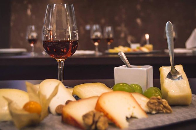 Porto: Private Walking Food Tour with Tastings - Where you’ll start: Porto City Hall or Almeida Garrett’s monument