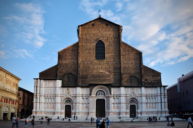 Private Bologna Food & Market Tour with 6 Tastings & Wine - Quick Snapshot: Timing, Price, and Tour Feel