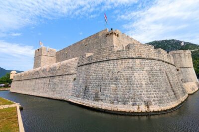 Private Full Day Peljesac Wine Tasting Tour from Dubrovnik - Ston: Medieval Walls, Salt Pans, and the Oysters Connection