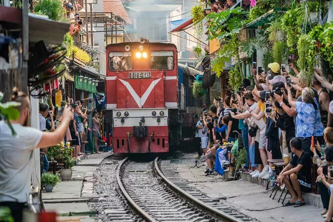 Private Hanoi Food Tour with Train Street and Local Delights - Guides named Luke, Patrick, and Ric: what people praise