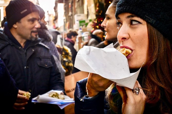 Private Naples Culinary Tour: Pizza, Wine & Local Tastings - Starting at Piazza Dante: meeting point energy and an easy first reset