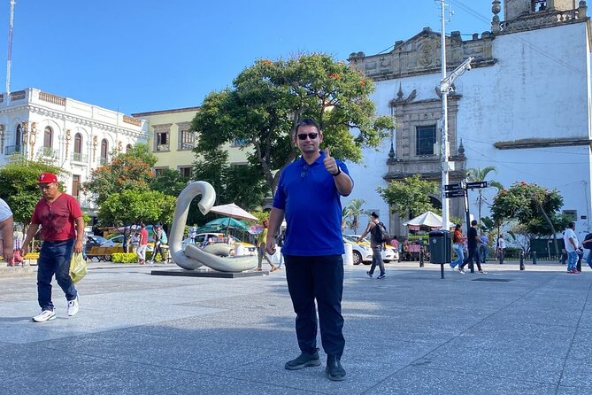 Private Street Food Tour and City Tour Guadalajara - Best Rated - Guadalajara Cathedral (Catedral Metropolitana): twin towers, altarpieces, and the 30-minute wow