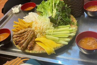 Private Street Food Tour with a Local Food Guide - Stop 1 to Stop 4: Pho, Bánh Mì Mỹ, Bún Chả, and Bánh Cuốn