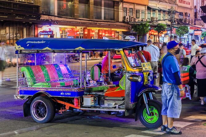 Private Tuktuk Authentic Food Tour (Chinatown-Flower Market) - Pak Khlong Flower Talat: color on a 24-hour schedule