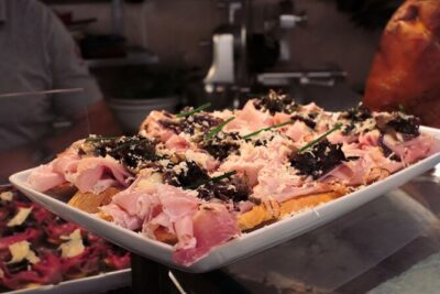 Private Venice Food Tour with Rialto Market Visit - Stop 1: Alla Fonda and the First Lesson in Venetian Cicchetti