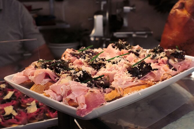 Private Venice Food Tour with Rialto Market Visit - Stop 1: Alla Fonda and the First Lesson in Venetian Cicchetti