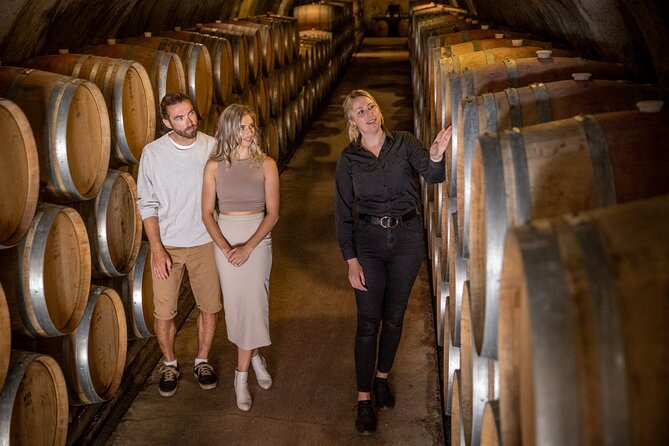 Queenstown Wine & Food Tour: Scenery, Tastings & Delicious Lunch! - Stop 3 at Kinross: wine-and-food pairing with an a la carte lunch