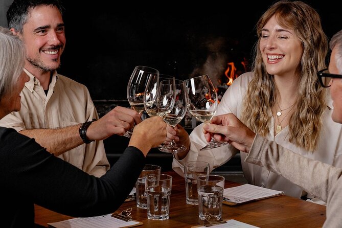 Queenstown Wine & Food Tour: Scenery, Tastings & Delicious Lunch! - Guided hosting that turns a tasting day into a real afternoon