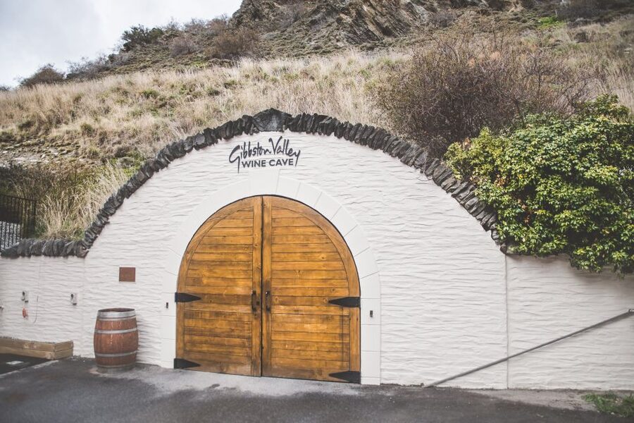 Queenstown: Wine Tasting Tour - Kinross cellar door stop with lunch that doesn’t break the day