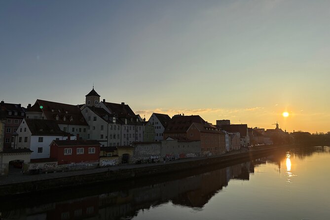 Regensburg Private Tour. Personalities, Art and Food Tour - Art and architecture lessons that make Romanesque vs Gothic click