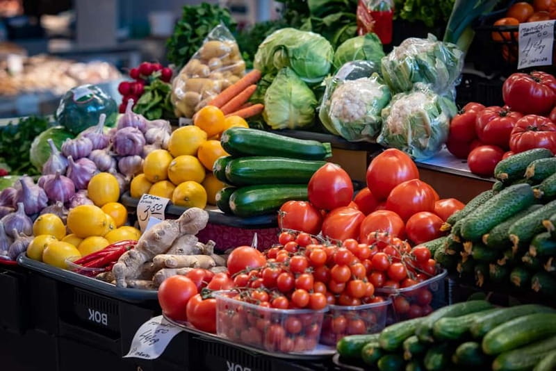 Riga: Central Market Traditional Food Tour in a Small Group - The Tastings: How the Tour Teaches Latvian Flavors