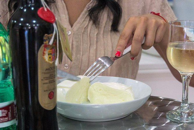 Roman Food Tour with Visit to the Trionfale Food Market - Stop 2: Bonci Pizzarium for Roman pizza street food