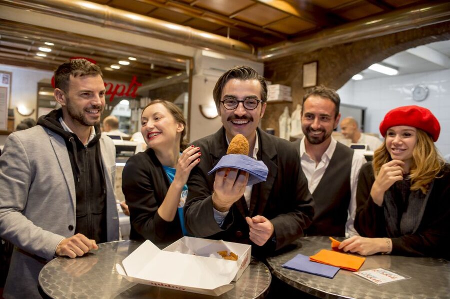 Rome: Food Tour and Wine Tasting in a Traditional Trattoria - Pacing, walking, and group size: plan your evening like a local