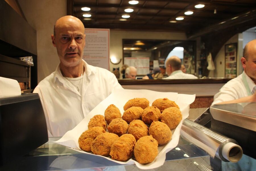 Rome: Food Tour and Wine Tasting in a Traditional Trattoria - Viola: ham and cheese tastings that teach you what to look for