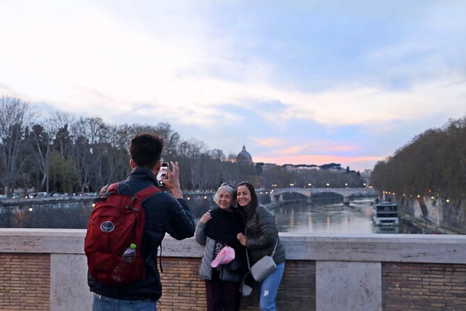 Rome Food Tour: Hidden Gems of Trastevere with Dinner & Wine - Stop 4: Best Organic Gelato in Trastevere to Seal the Deal